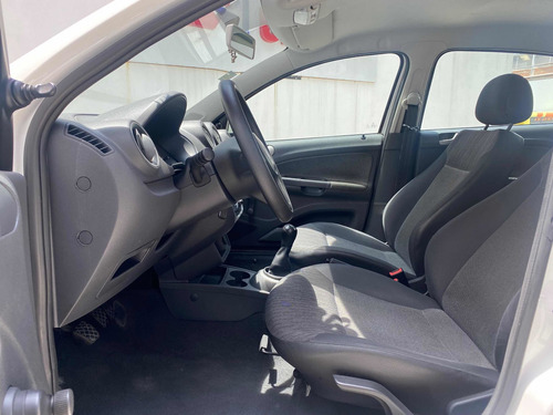 Imagen 11 de 12 de Volkswagen Gol 2014 1.6 Cl Mt