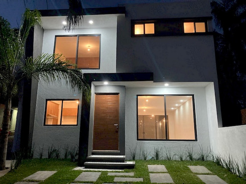 Casa Minimalista Nueva En Venta En Lomas De La Selva, Cuernavaca Morelos.
