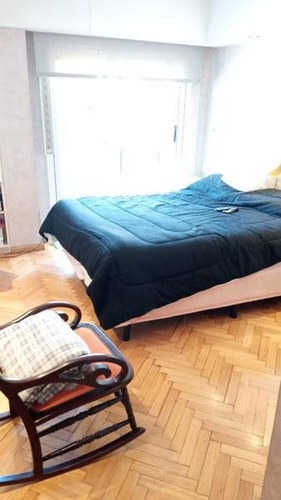 Luminoso Semipiso De 5 Ambientes Con Balcón Y Vista Abierta En Venta - Barrio Norte