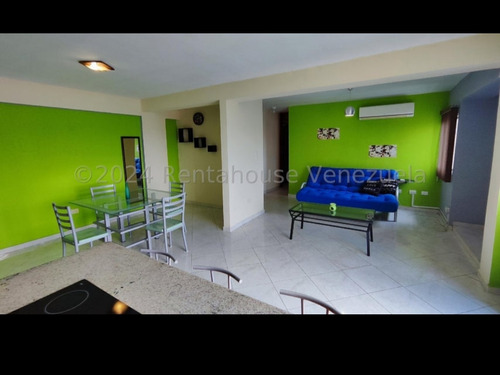 Apartamento En Venta Zona Norte De Maracay. 24-22422 Cm