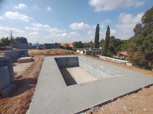 Imagem 8 de 14 de Chácara Ibiúna 1.000 Mts Casa, Piscina, Boa Localização!