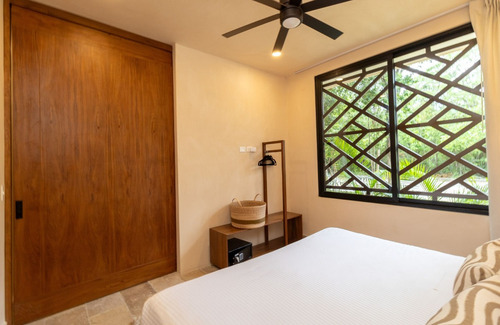 Villa De 4 Recamaras, Alberca Privada, Acabados De Lujo, Cuarto En Planta Baja, Pre-construccion En Venta Aldea Zama, Tulum.