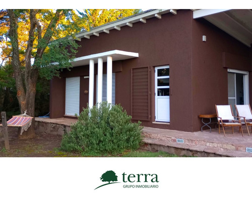 Hermosa Casa En Los Reartes A 3 Cuadras Del Río.