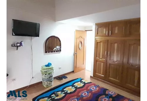 Casa Amplia En Sector Tranquilo(mls#242432)