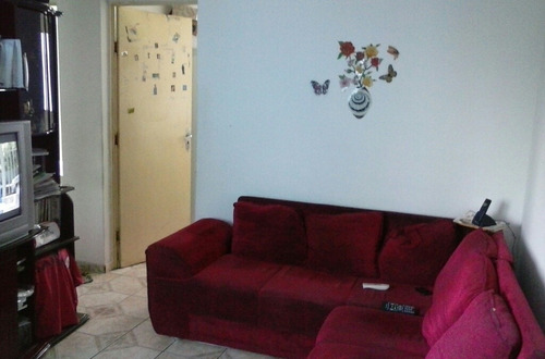 Apartamento:2 Dois Quartos 1 Sala 1 Cozinha 1 Banheiro 1 La