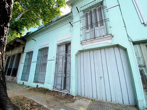 Venta - Casa Con 4 Dormitorios, Parrillero Y Garage En Villa Muñíz 