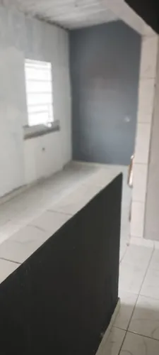 Casa 1 Quarto, Sala, Cozinha, Lavanderia E Banheiro.