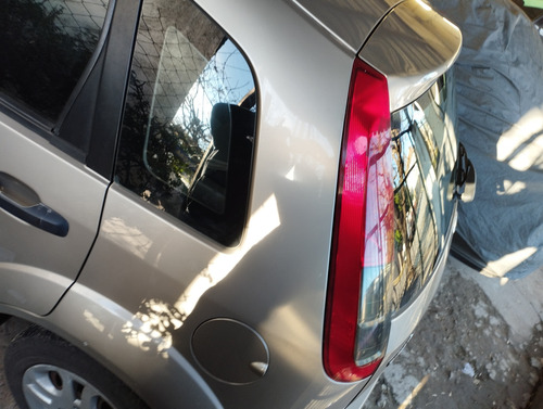 Ford Fiesta 1.6 Ambiente Mp3