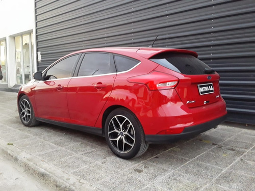 Ford Focus Titanium 5 Puertas 2.0l Nafta Mt 2019