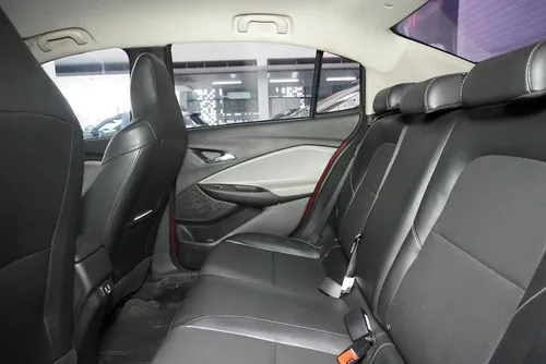 Chevrolet Onix 1.0T Premier Sedan At