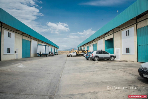 Imagen 2 de 10 de Centro Industrial Omega Galpon En Venta