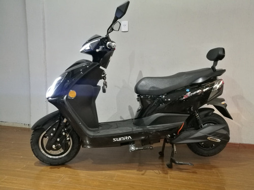 Imagen 13 de 25 de Moto Electrica Scooter Leo Sunra 2022 0 Km No Spy No Lucky