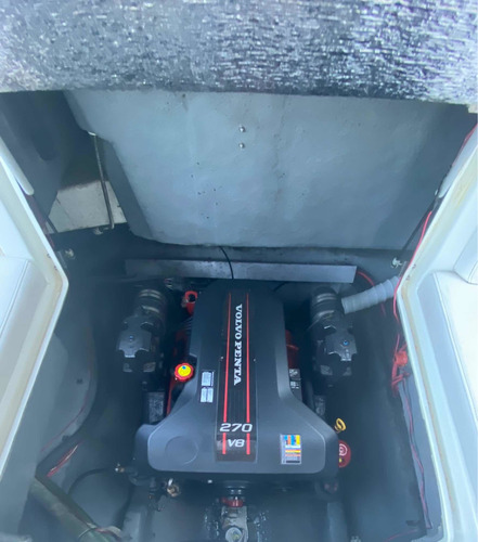 Lancha Cuddy Quicksilver 2400 2014 Volvo 270hp V8 Web Marine