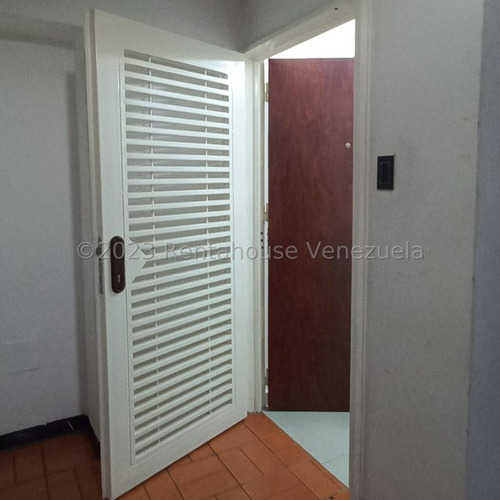 Colinas De Santa Monica, Vende Espectacular Apartamento, 89mts2