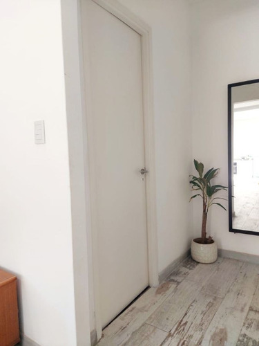 Imagen 11 de 19 de Hermosa Casa Minimalista En Venta De 4 Ambientes Cochera Y Jardín En Adrogué