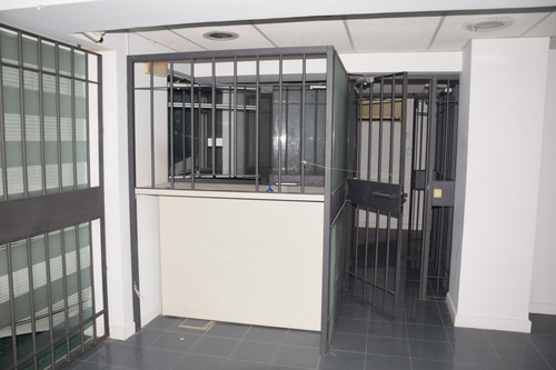 Amplio Local Comercial Sobre Av Roosevelt- Ref: 6517