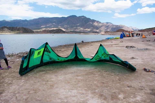 Kite North Vegas 12m 2018 + Barra Duotone Click Bar