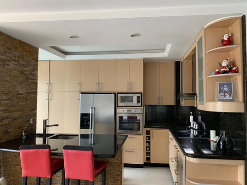 Imagen 8 de 16 de Moderno Apartamento En Alquiler En El Rosal De 85m2