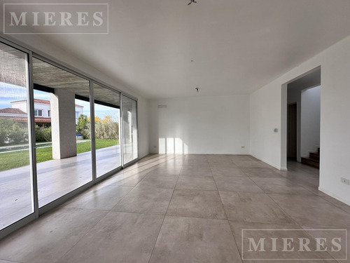 Casa En Venta Sobre Lote Interno En Barbarita - Bancalari.