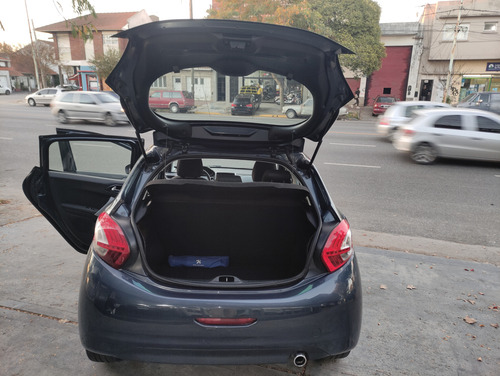 Peugeot 208 1.5 Allure Touchscreen