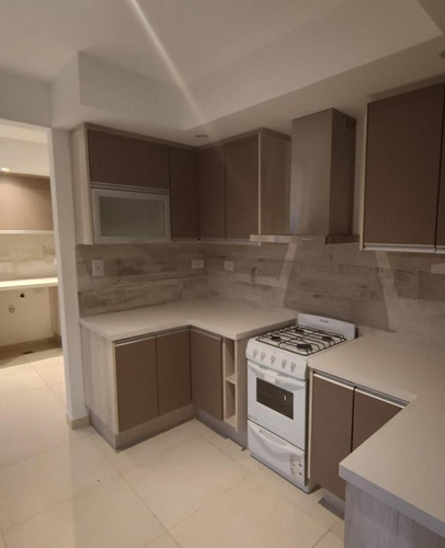 Casa En Venta - 4 Dormitorios 3 Baños - Cochera - 650mts2 - Tandil