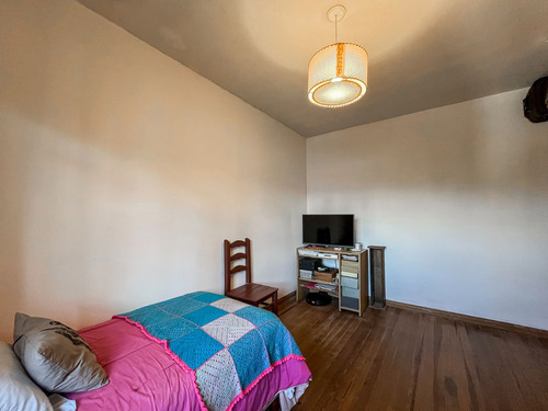 Casa De 3 Dormitorios En Casco Urbano, De La Plata.