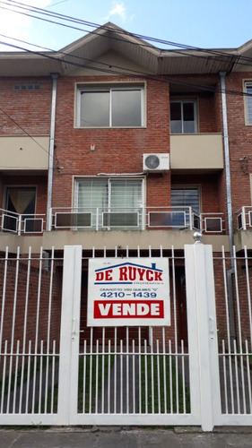 Triplex En Venta En Quilmes Oeste