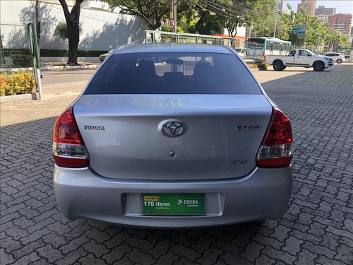 Imagem 4 de 6 de Etios 1.5 Xs Sedan 16v Flex 4p Manual