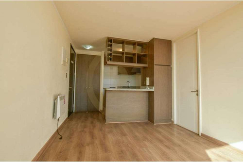 Departamento En Barrio Italia. Muy Buena Ubicación