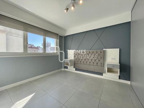 Imagen 20 de 30 de Tour Virtual Departamento Venta 2 Ambientes Reciclado Con Balcón Corrido ~ Macrocentro Mar Del Plata