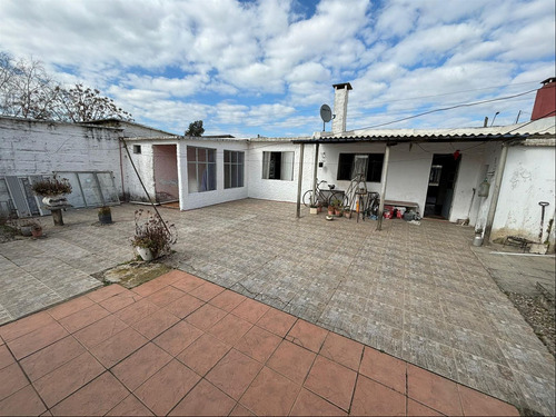 Casa Melo Cuatro Dormitorios Patio Y Parrillero