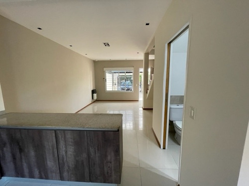 Imagen 5 de 13 de Venta- Duplex Con Jardín Y Parrilla Privada !
