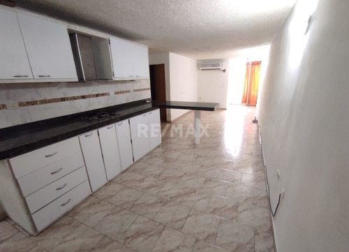 Alquiler Apartamento Res. Las Cayenas Charallave