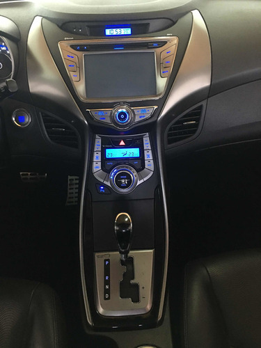 Imagem 7 de 8 de Hyundai Elantra 2013 2.0 16v Gls Flex Aut. 4p