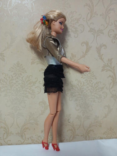 Boneca Barbie Articulada Usada (Usado)
