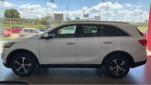 Imagen 2 de 15 de Kia Sorento 2017 5p Ex, V6, Ta, Piel, 7 Pas., Ra-18