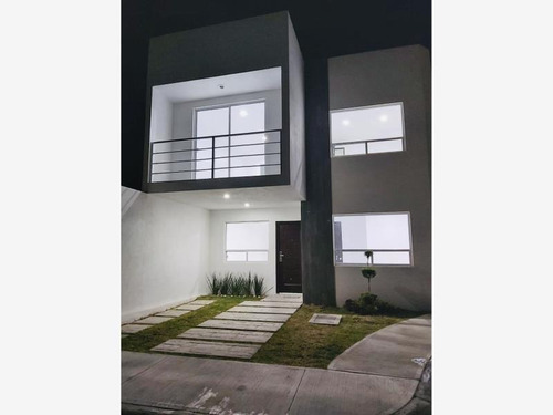 Imagen 1 de 12 de Casa Sola En Venta Fracc. Teresitas. 3 Niveles. Equipada. Nueva. Bien Ubicada. Crédito.