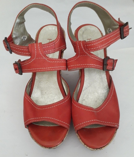 Sandalias Rojas Con Plataforma N°38. En Excelente Estado!