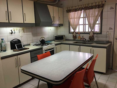 Imagen 2 de 9 de Dúplex 4 Ambientes Con Espacio Guardacoche