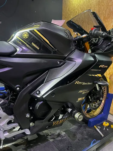 Sliders O Defensa De Motor Yamaha R15 V4
