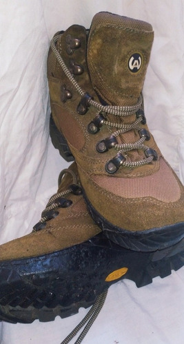 Imagen 1 de 1 de Botas