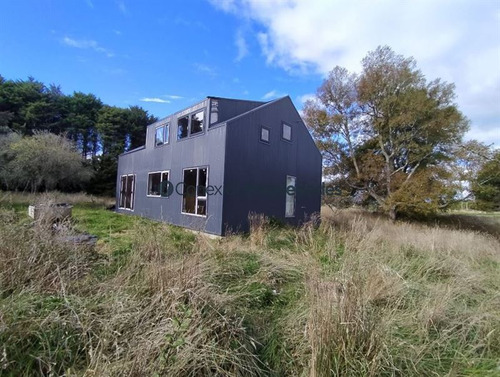 Casa En Venta De 2 Dorm. En Frutillar
