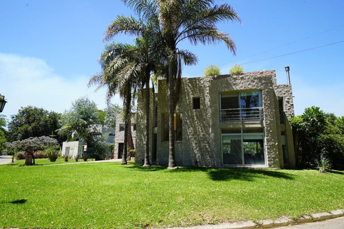 Imagen 4 de 30 de Venta Casa, 5 Amb. Pileta, Parque B Cerrado Casco Leloir