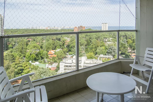 Apartamento De 2 Dormitorios En Edificio Parquemar Roosevelt , Punta Del Este