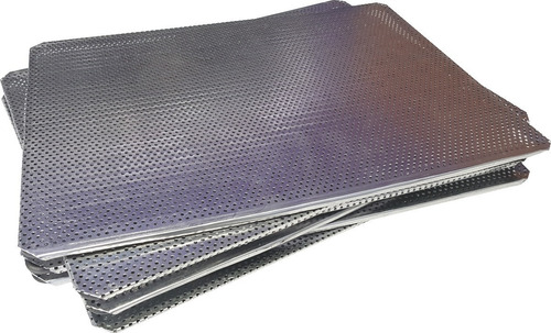 Imagen 2 de 2 de Bandeja De Aluminio Plana Perforada 44x32 Reforzada