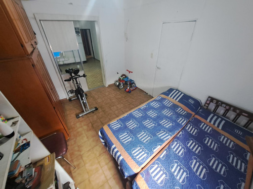 Casa En Venta. Barrio Rosedal. Con Patio.
