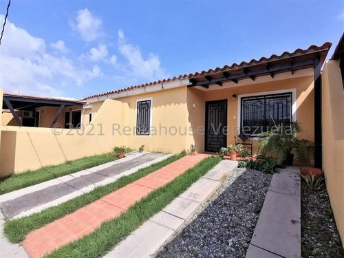 Imagen 26 de 30 de Casas En Venta El Amanecer Cabudare Lara. 3 Habitaciones 2 Baños 2 P/e Cod # 22 - 7781 Katty Vasquez Rentahouse 412 - 1498654 Contactame! Excelente Precio De Oportunidad E Inversion. Negociable !!!