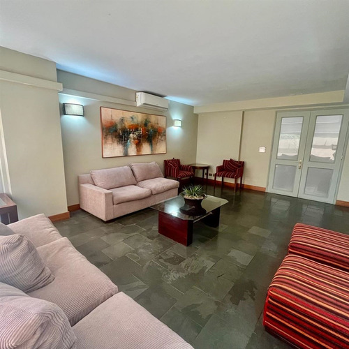 Departamento En Venta De 3 Dorm. 2 Baños En Las Condes