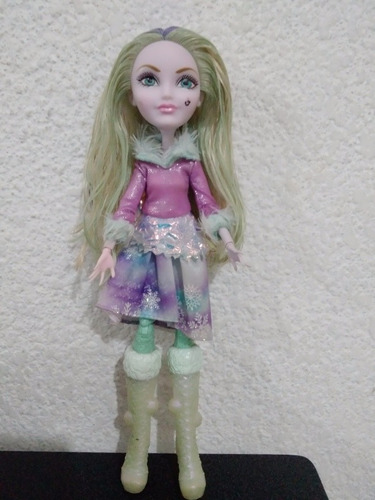 Muñeca Ever After High Cristal Winter Barbie (Usado)