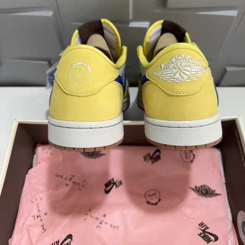 Air Jordan 1 Low Travis Scott Canary 44 (Usado)